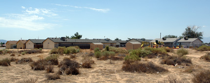 12393 Navajo Rd in Apple Valley, CA - Building Photo - Building Photo