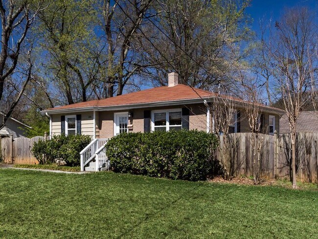 1061 Dell Ave SE in Smyrna, GA - Building Photo - Building Photo