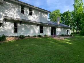 12208 Shiloh Dr in Chesterland, OH - Building Photo - Building Photo
