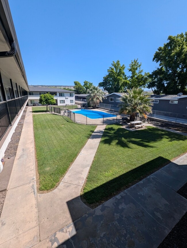 58 Grand Ave, Unit 17