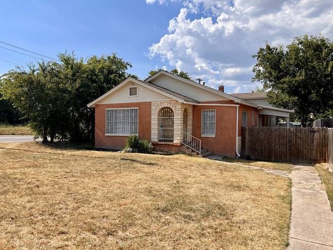 property at 5638 Curzon Ave