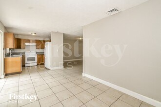 7300 Ramona St in Miramar, FL - Foto de edificio - Building Photo