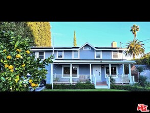 4744 Haskell Ave in Los Angeles, CA - Building Photo - Building Photo