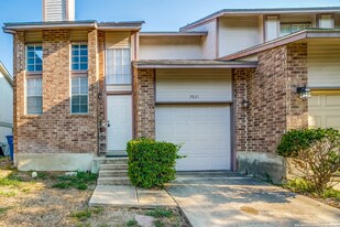 7921 Santa Catalina in San Antonio, TX - Building Photo