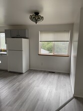 242 Bower Ln, Unit A in Camano Island, WA - Building Photo - Building Photo