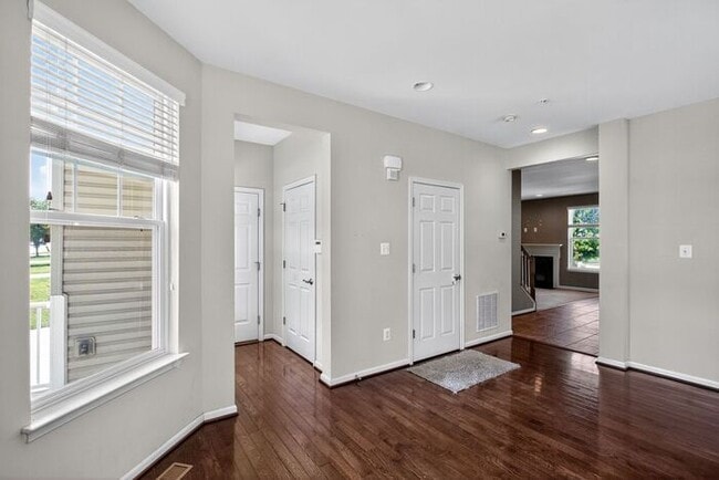 22955 Snow Leopard Dr in California, MD - Building Photo - Building Photo