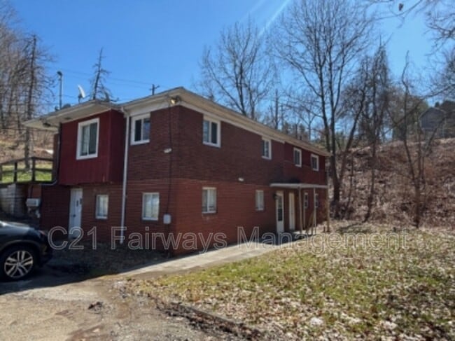 2551 Tilbrook Rd in Monroeville, PA - Building Photo - Building Photo