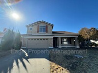 9074 Ducks Pond Way in Elk Grove, CA - Foto de edificio - Building Photo