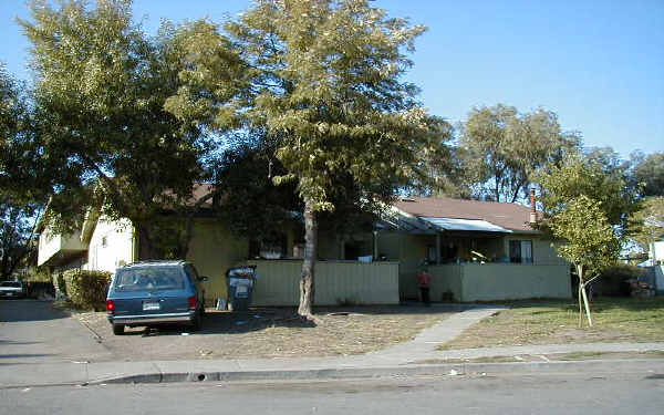 2341 Kenton Ct in Santa Rosa, CA - Foto de edificio - Building Photo