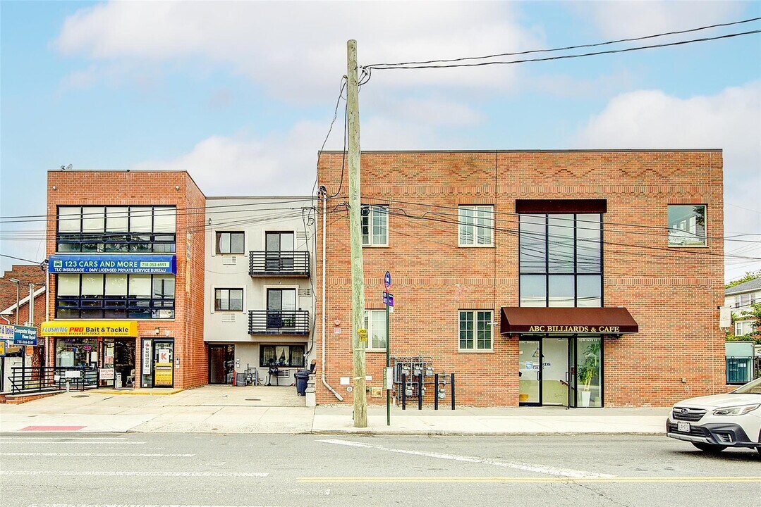 162-15 46th Ave-Unit -2 in Queens, NY - Foto de edificio