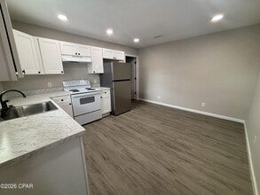 4105 W 22nd St in Panama City, FL - Building Photo - Building Photo