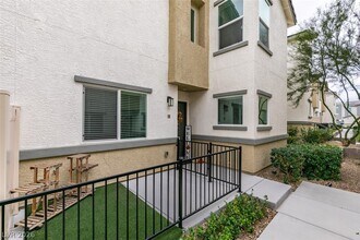 12349 Golden Wreath Rd in Las Vegas, NV - Building Photo - Building Photo