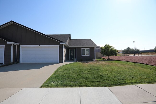 810 Pinyon PL in Sheridan, WY - Foto de edificio - Building Photo