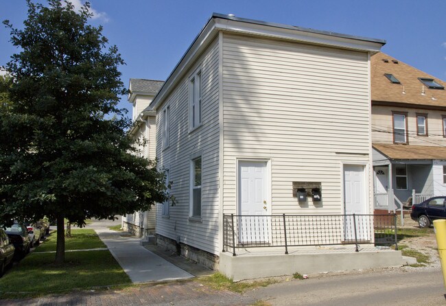 1432 Hunter Ave in Columbus, OH - Foto de edificio - Building Photo