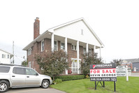 Lakeshore Motel Apartments in Lake Orion, MI - Building Photo - Building Photo