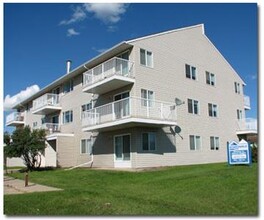 Hillcrest Heights in Grande Prairie, AB - Building Photo - Building Photo