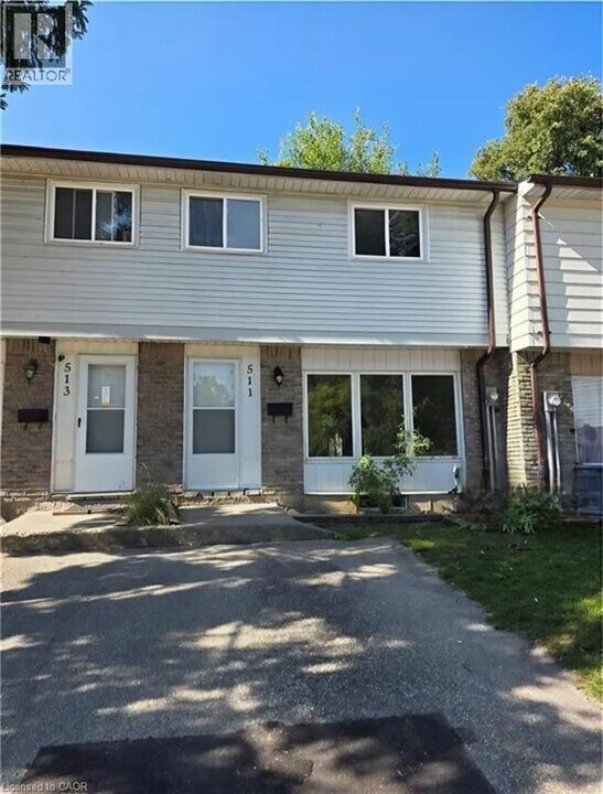 511 Parkview Crescent in Cambridge, ON - Building Photo