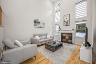 204 Camelot Ct in Princeton, NJ - Building Photo - Building Photo