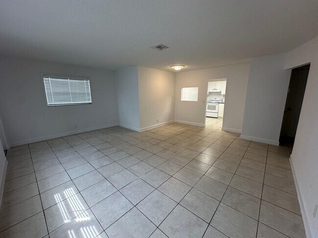 3408 Riverside Dr, Unit A in Coral Springs, FL - Building Photo - Building Photo