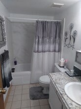 1422 Lynn Ave, Unit 1 in Billings, MT - Foto de edificio - Building Photo