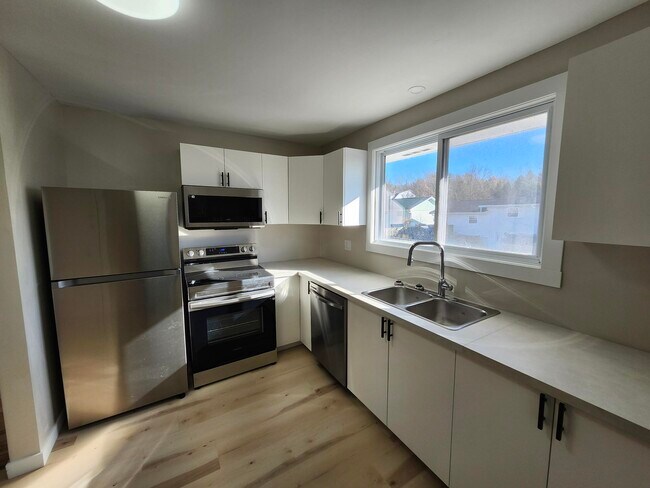 116 Golden Grove Rd in Saint John, NB - Building Photo - Building Photo
