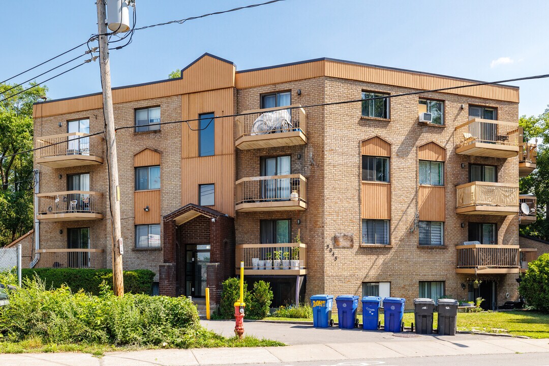 3045 Lévesque Boul O in Laval, QC - Building Photo