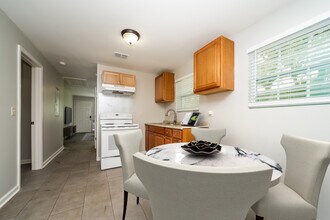 1211 W 25th St in Jacksonville, FL - Building Photo - Building Photo