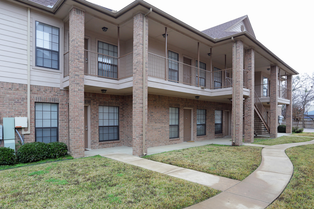 Lone Star Apartments in Denton, TX - Building Photo