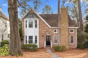 131 Cumberland Green Dr in Cary, NC - Building Photo