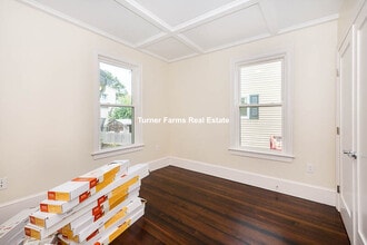 71 Orchard St, Unit 4 in Malden, MA - Foto de edificio - Building Photo