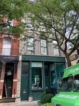 1357 N Wells St, Unit coach house in Chicago, IL - Building Photo