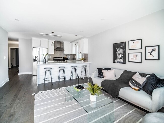 58 Byron St, Unit 1