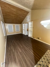 422 Mitchell Ave in Clairton, PA - Foto de edificio - Building Photo