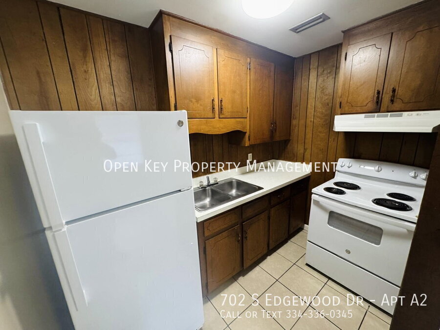 702 S Edgewood Dr in Dothan, AL - Building Photo