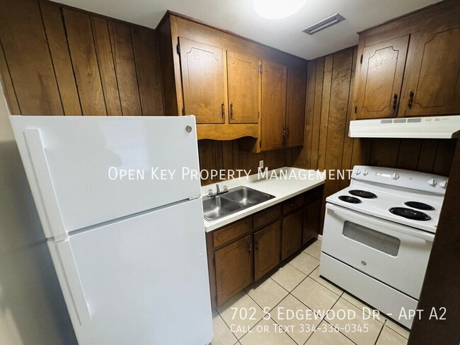 property at 702 S Edgewood Dr