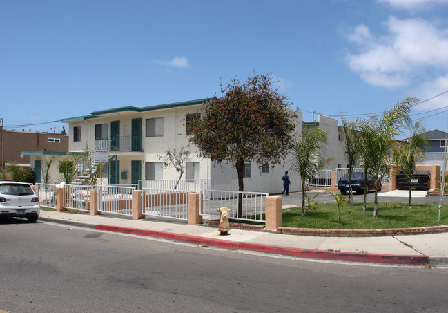 1492 Iris Ave in Imperial Beach, CA - Building Photo - Building Photo