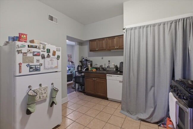 4002 N Southport Ave, Unit 3 in Chicago, IL - Foto de edificio - Building Photo