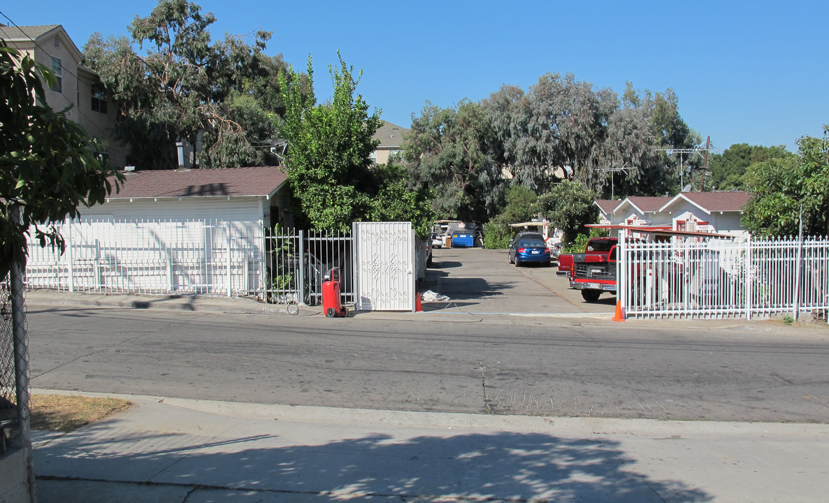 11507 S Budlong Ave in Los Angeles, CA - Building Photo