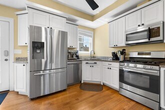 12 Revere Pl in Medford, MA - Building Photo - Building Photo