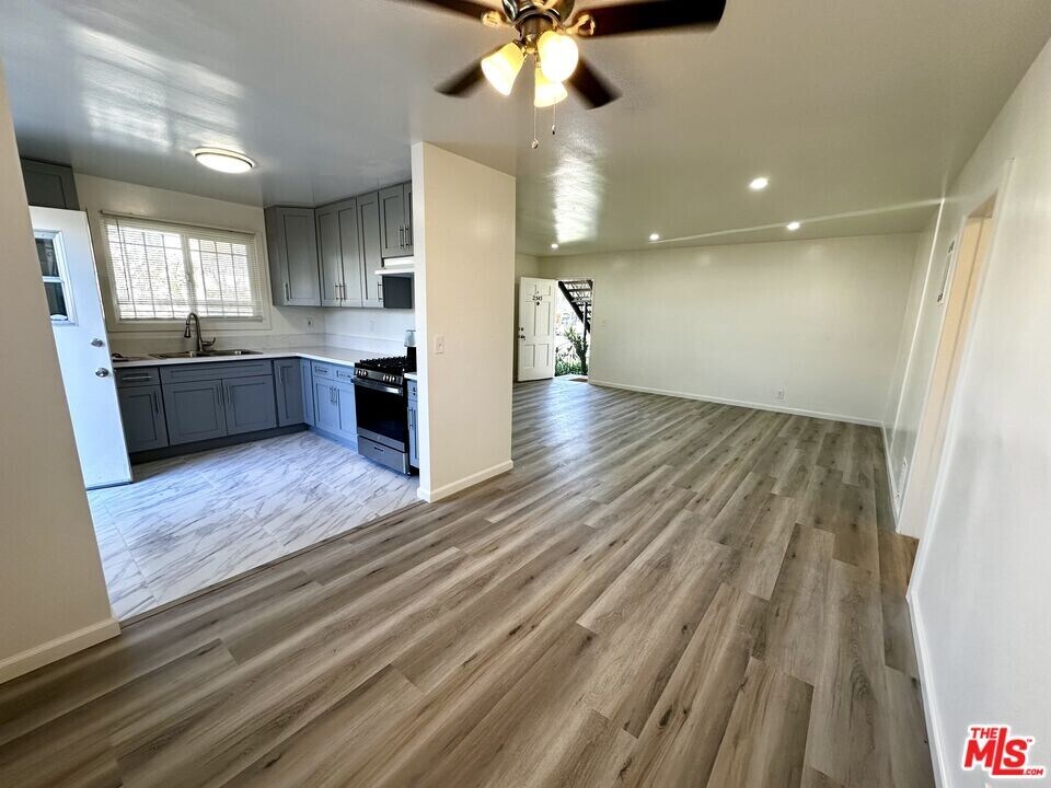 2337 Penmar Ave-Unit -#4 in Los Angeles, CA - Building Photo