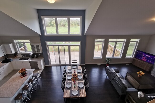 4 Spooner Cres in Collingwood, ON - Building Photo - Building Photo