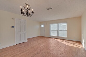 832 Tibet Ave in Savannah, GA - Building Photo - Building Photo