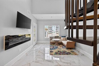 1075 Peachtree Walk NE in Atlanta, GA - Building Photo - Building Photo