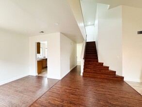 2120 Deercreek Ave in Simi Valley, CA - Building Photo - Building Photo