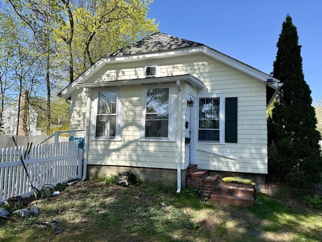 property at 21 1/2 Union St