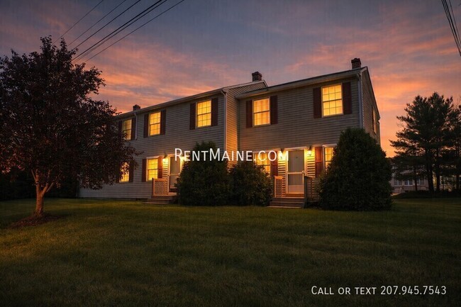 35 Valley View Ln, Unit A in Bangor, ME - Foto de edificio - Building Photo