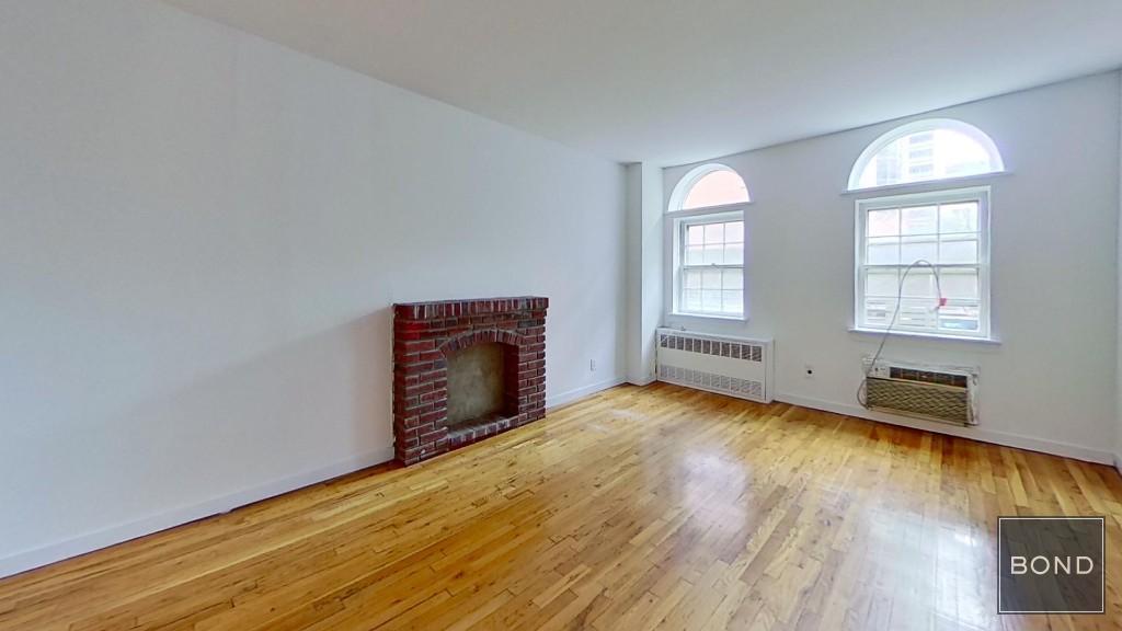 402 E 83rd St in New York, NY - Building Photo