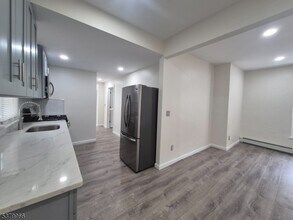 166 Roseville Ave in Newark, NJ - Building Photo - Building Photo