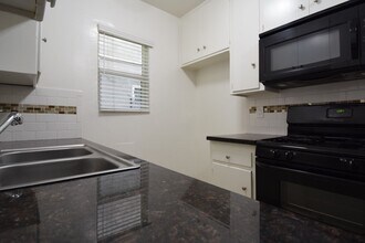 4201 Arch Dr, Unit 01 in Los Angeles, CA - Building Photo - Building Photo