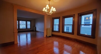 425 Bird Ave, Unit Upper Apt. in Buffalo, NY - Building Photo - Building Photo